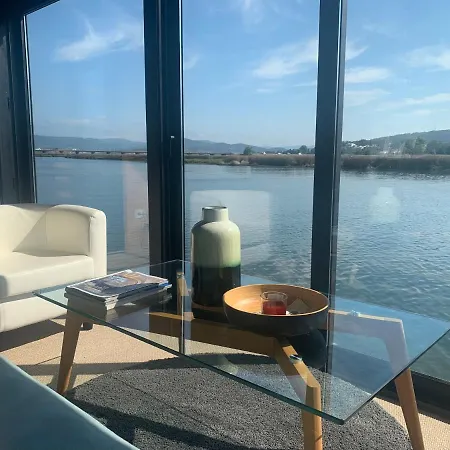 Reina Sofia Houseboat River View Caminha