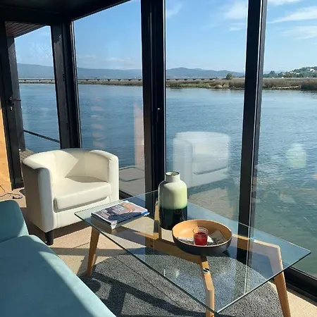 Botel Reina Sofia Houseboat River View Caminha