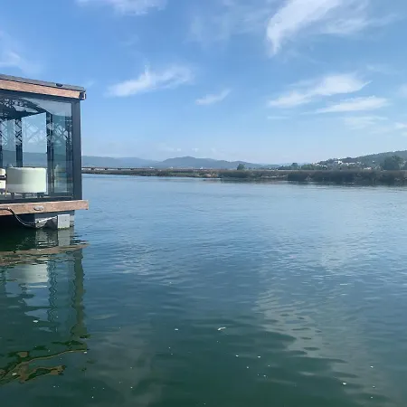 Reina Sofia Houseboat River View Caminha