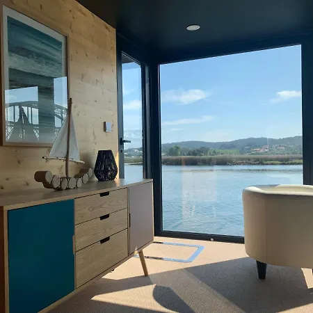 Reina Sofia Houseboat River View Botel Caminha